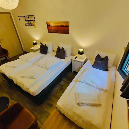 Ladeuze Готель