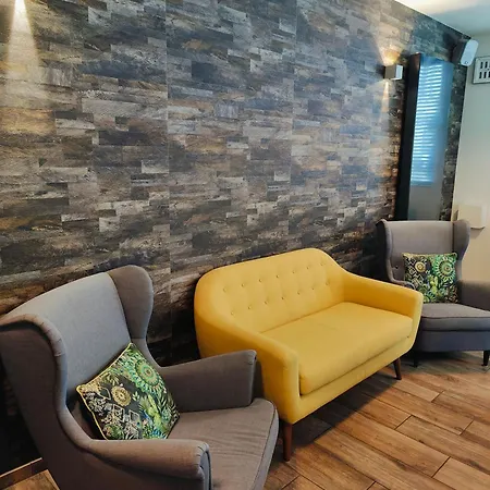 Ladeuze Hotel Löwen