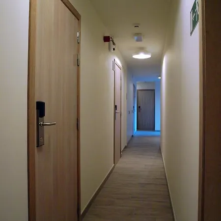 Hotel Ladeuze 3*
